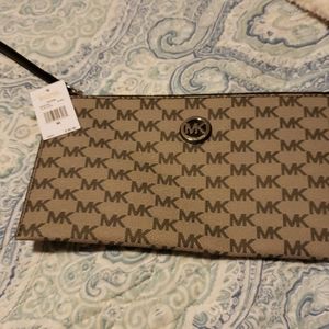 Michael Kors Fulton large zip clutch